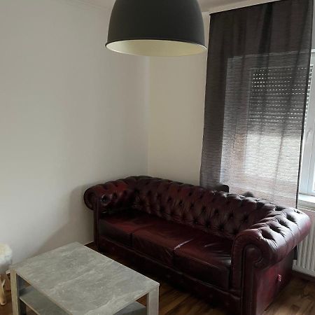 Schone Kleine Wohnung Mit Terrasse Nahe Centro Оберхаузен Экстерьер фото