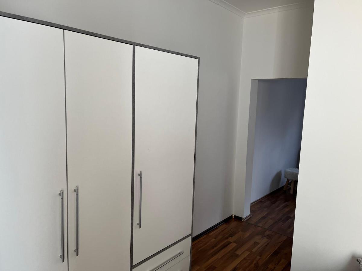 Schone Kleine Wohnung Mit Terrasse Nahe Centro Оберхаузен Экстерьер фото