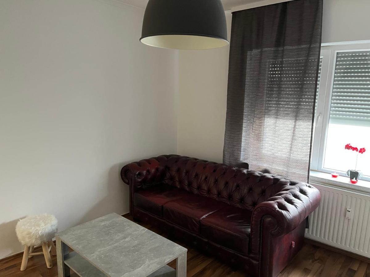 Schone Kleine Wohnung Mit Terrasse Nahe Centro Оберхаузен Экстерьер фото